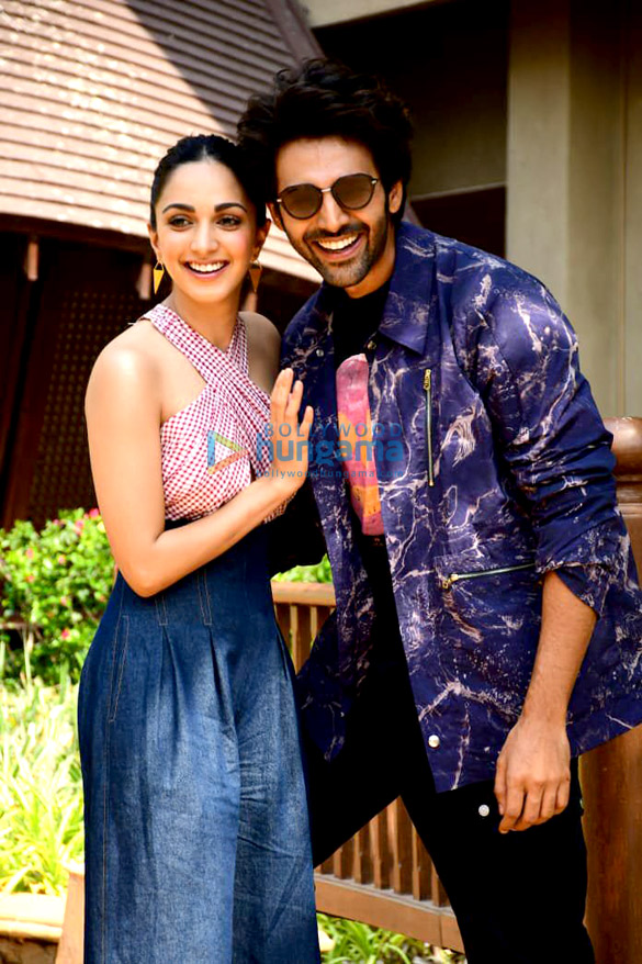 Photos Kartik Aaryan And Kiara Advani Twin In Blue As They Promote