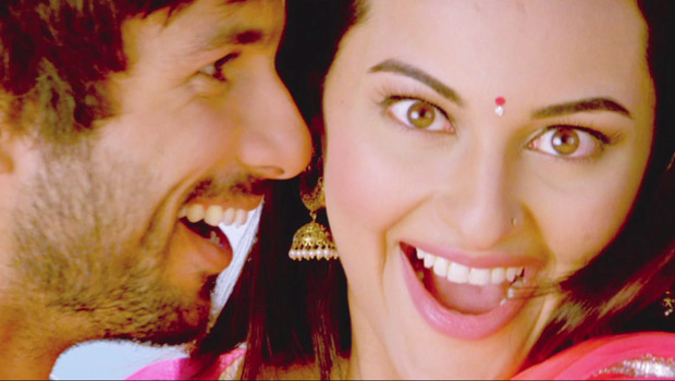 Saree Ke Fall Teaser (R… Rajkumar) Saree Ke Fall Teaser (R… Rajkumar)