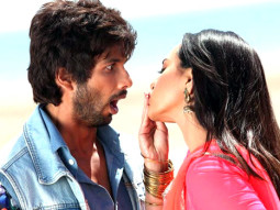 Saree Ke Fall (R… Rajkumar)