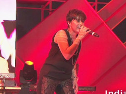 Sunidhi Chauhan Sings ‘Dhoom Machale’ At Channel V Indiafest in Goa