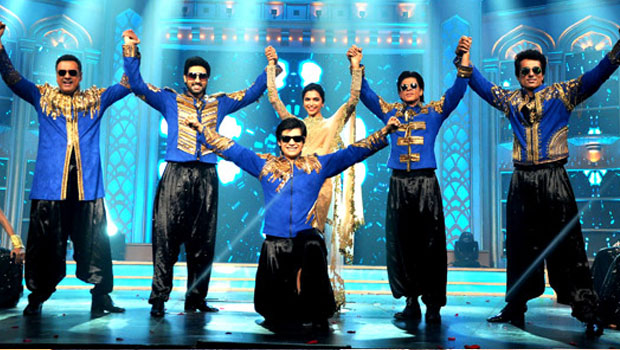 Shah Rukh Khan, Deepika Padukone, Abhishek Bachchan, Boman Irani, Vivian Shah And Sonu Sood Perform On ‘India Waale’ (Happy New Year)