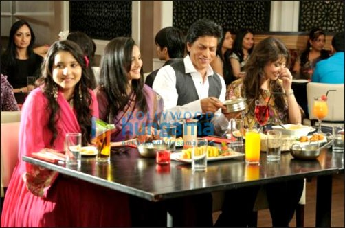 check out srk shoots commercial at chak89 3