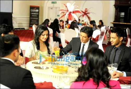 check out srk shoots commercial at chak89 5