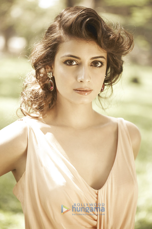 dia mirza 62