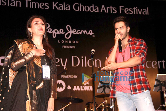 varun dhawan promotes badlapur at kala ghoda festival 8