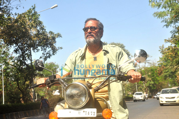 nana patekar promotes ab tak chhappan 2 on his bike 5
