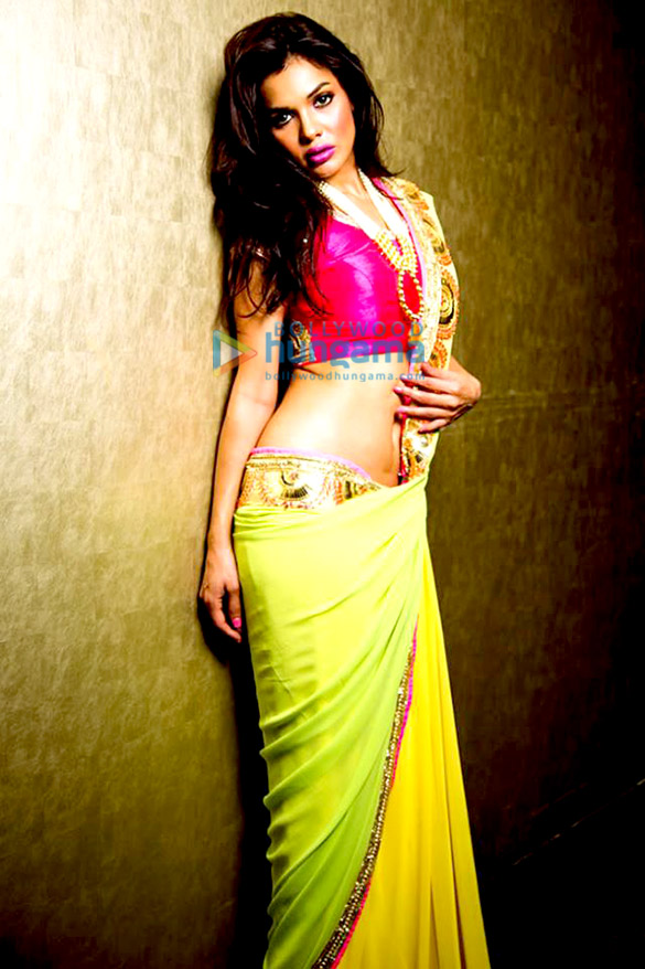 sara loren 33