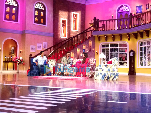 sunny leone jay bhanushali on the sets of comedy nights with kapil to promote ek paheli leela 2
