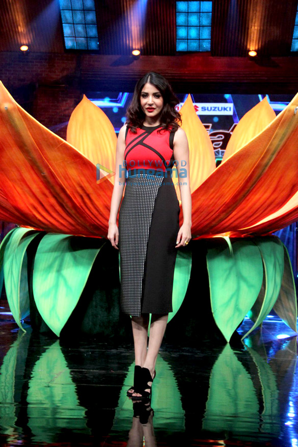 promotion of film bombay velvet on the sets of indias got talent 5