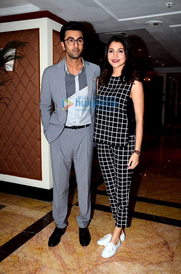ranbir kapoor anushka sharma grace the bombay velvet game launch 10