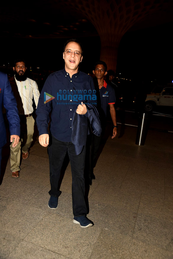 aamir khan rajkumar hirani vidhu vinod chopra leave for china for pk 4