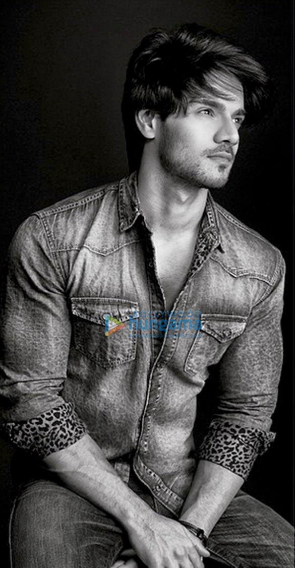 sooraj pancholi 9