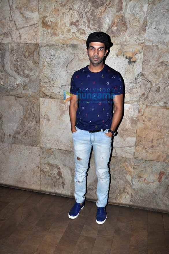 celebs grace the special screening of tanu weds manu returns at lightbox 4