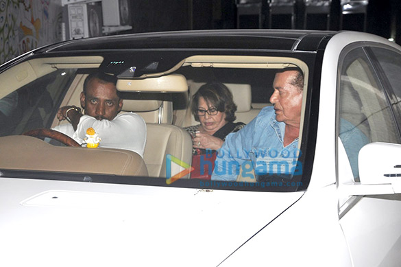 salim khan graces the special screening of tanu weds manu returns 8