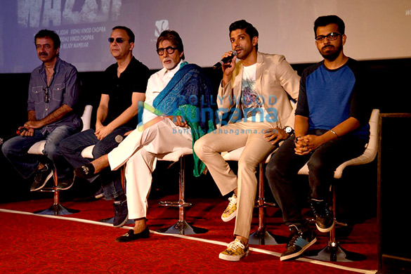 amitabh bachchan and farhan akhtar launch the first look of wazir 8