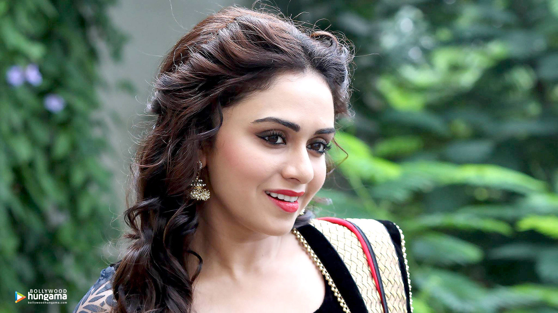 Amruta Khanvilkar