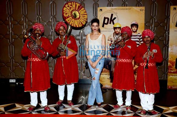 bollywood biggies grace the success bash of pk 31