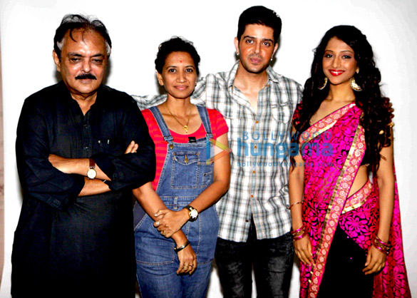 vije bhatia krutika gaekwad at the photoshoot for the film lakhon hain yahan dilwale 4