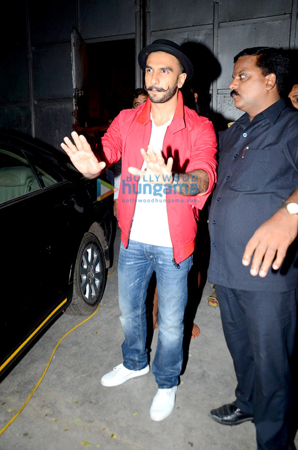ranveer singh snapped on the sets of bajirao mastani 5