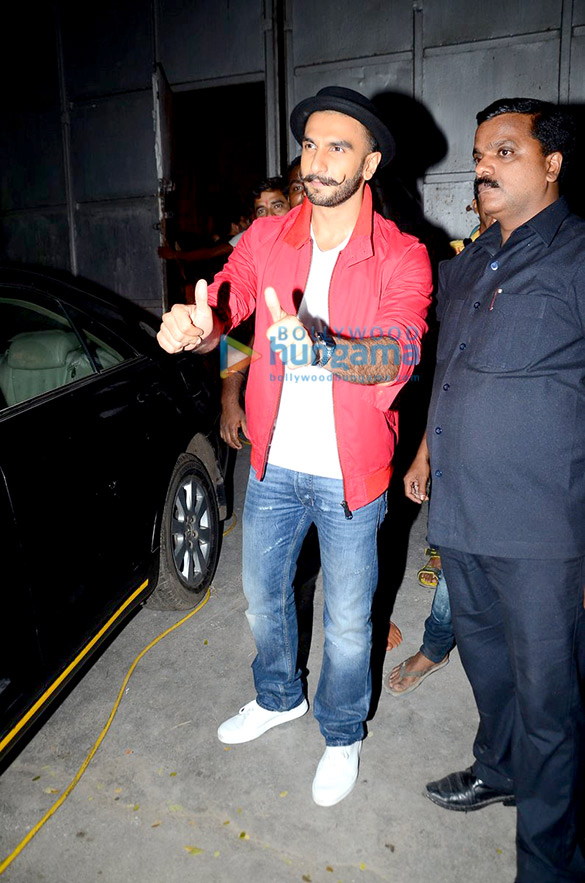 ranveer singh snapped on the sets of bajirao mastani 8