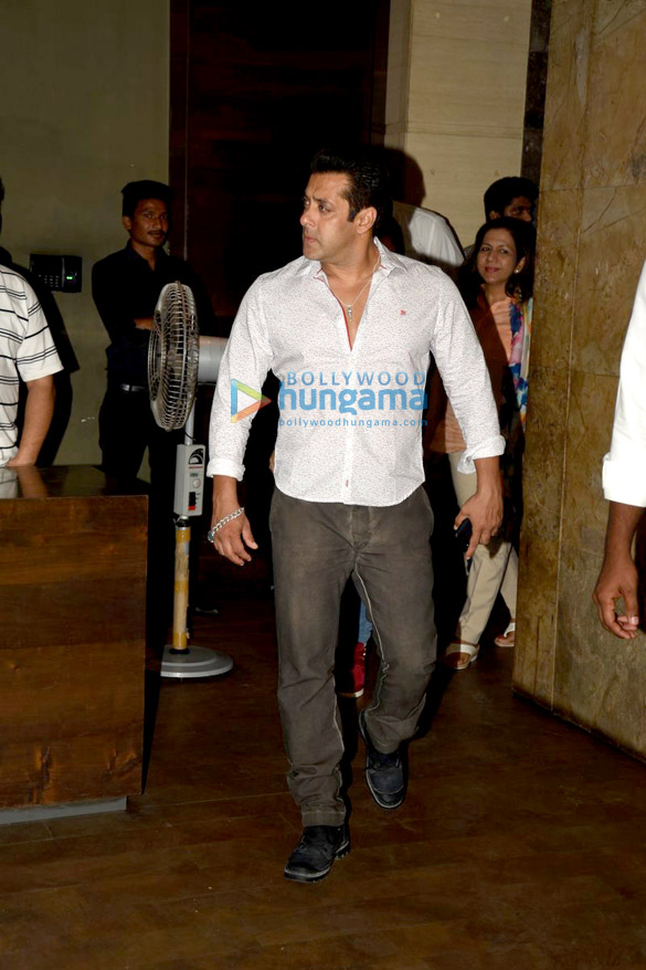salman khan varun dhawan grace the screening of bahubali 11