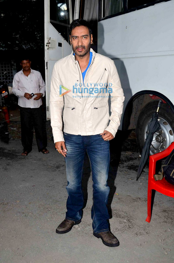 ajay devgn snapped during drishyam promotion 8