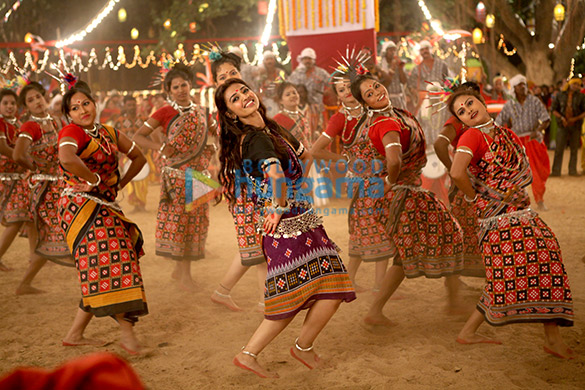 kaun kitney paani mein 21