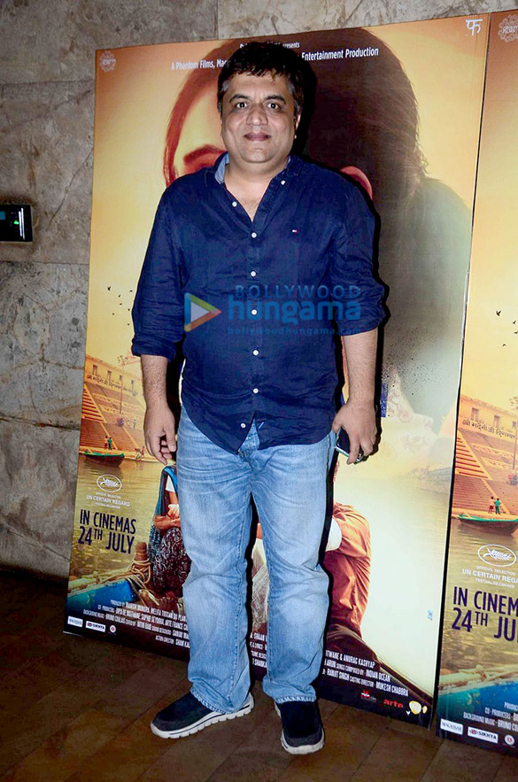 sonam kapoor parineeti chopra grace the special screening of masaan 19