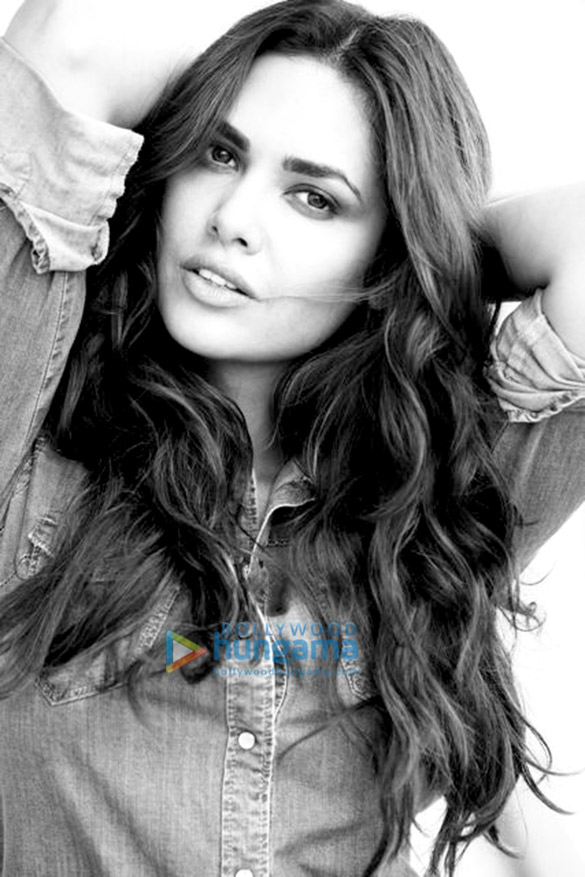 esha gupta 61