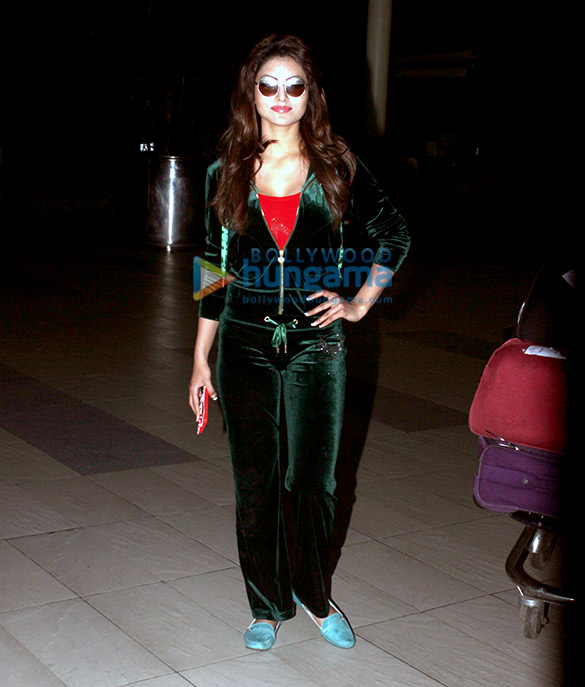 urvashi rautela returns from gujarat after great grand masti shoot 5