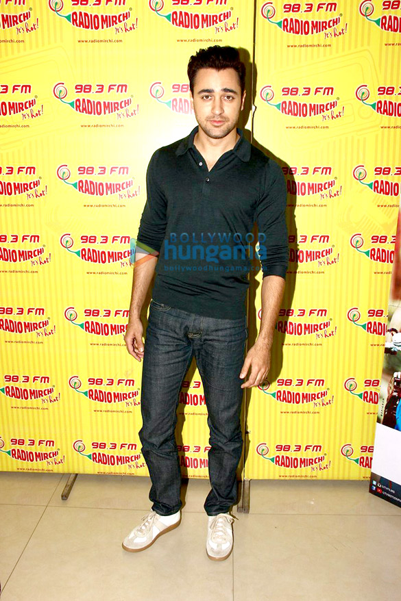 promotions of katti batti at radio mirchi 98 3 fm studio 9
