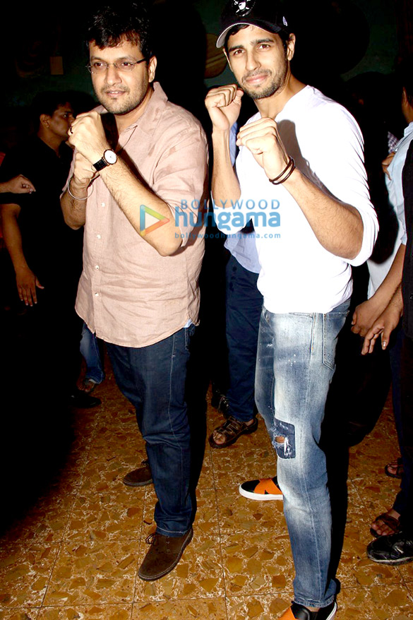 sidharth malhotra karan malhotra visit gaiety cinema to promote brothers 3
