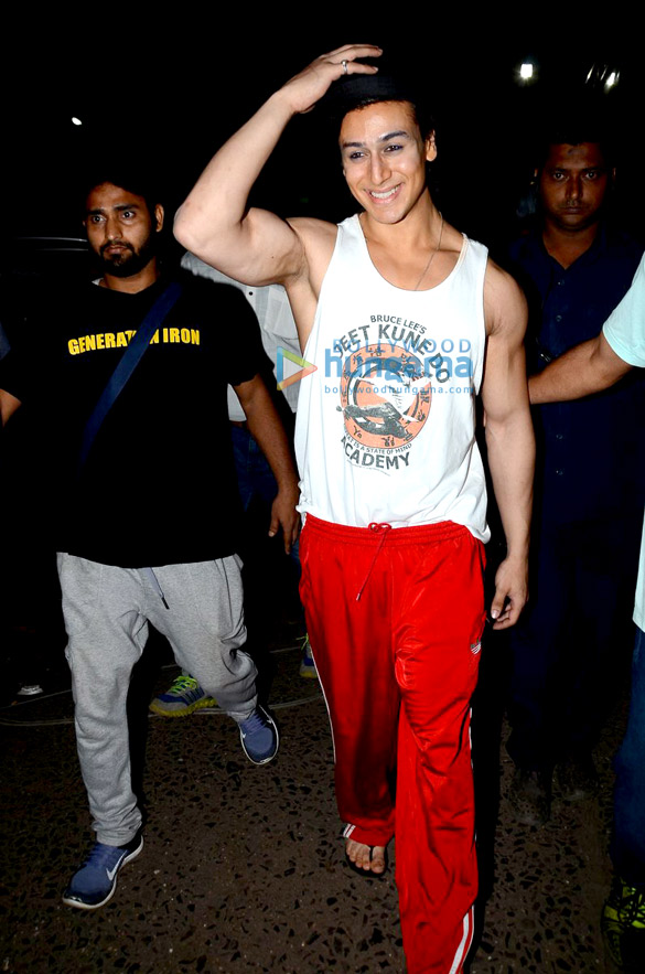 tiger shroff jacqueline fernandez snapped on the sets of the flying jat 5