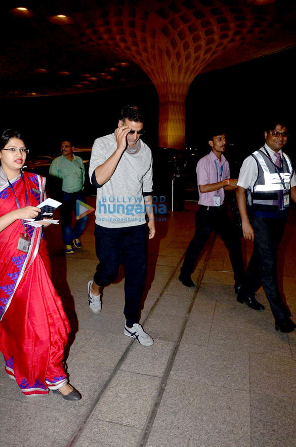 akshay kumar snapped leaving for housefull 3 shoot on his birthday 5