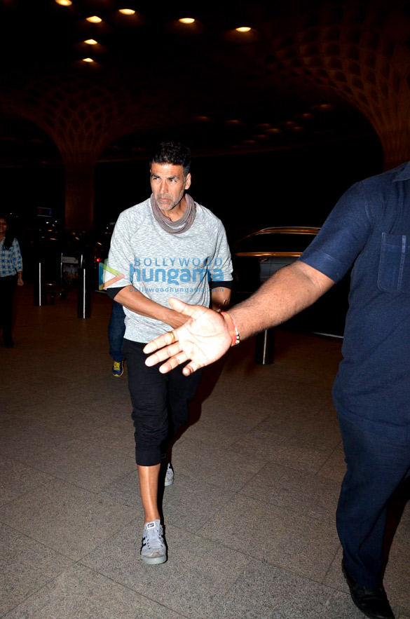 akshay kumar snapped leaving for housefull 3 shoot on his birthday 6