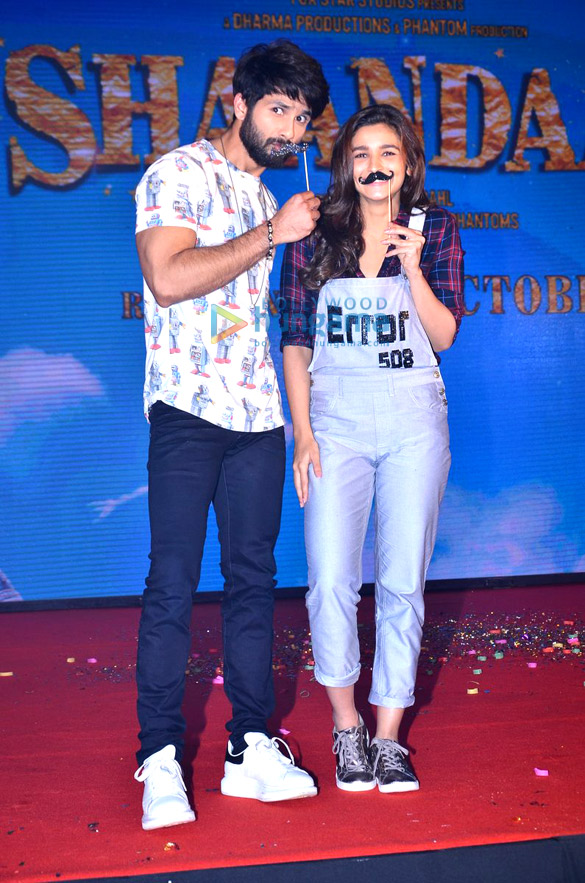 shahid kapoor alia bhatt unveil the gulaabo song from shaandaar 3