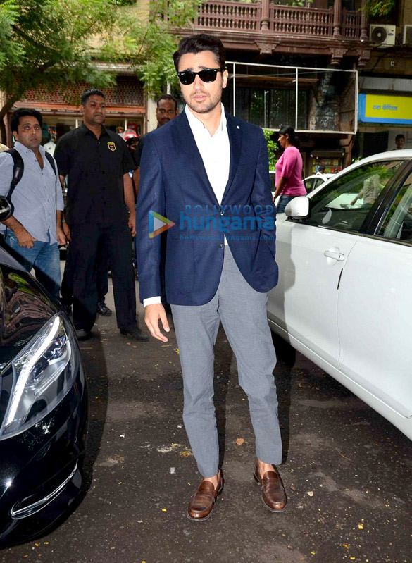 imran khan unveils parxs katti batti collection 10