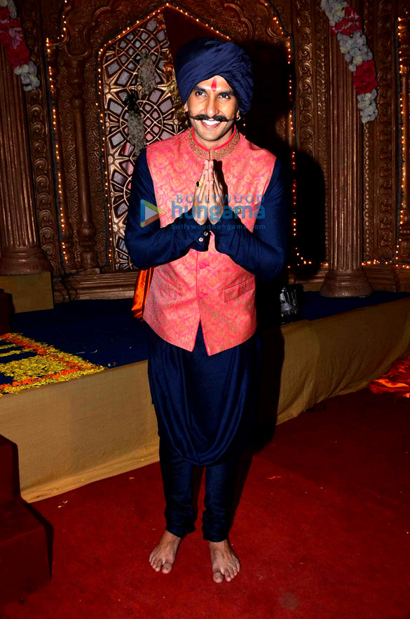 ranveer singh unveils bajirao mastani song on the sets of udaan 7