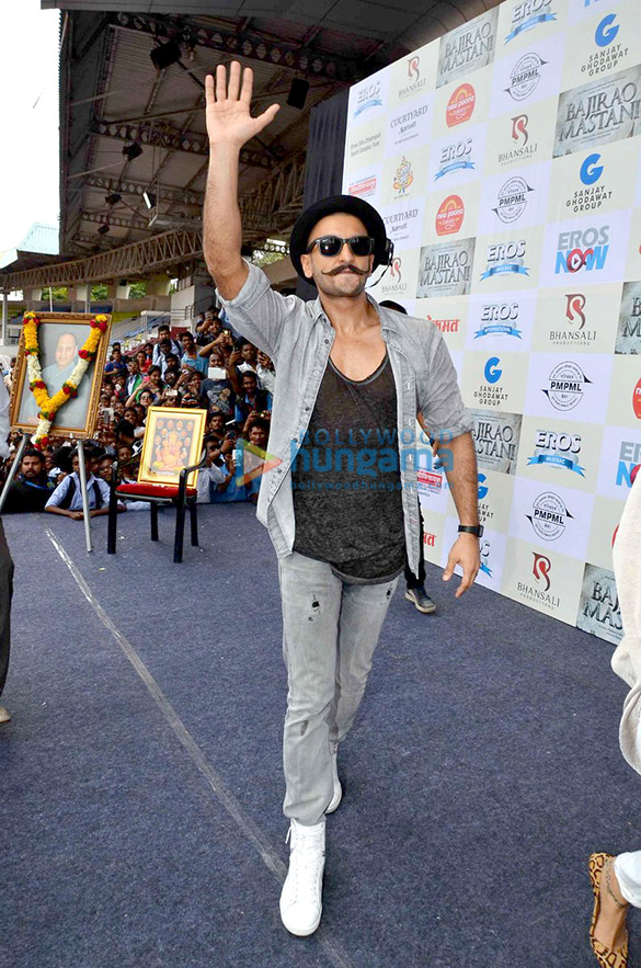 ranveer singh deepika padukone unveil the gajanana song from bajirao mastani 10