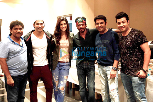 team of dilwale watches kis kisko pyaar karoon in hyderabad 2