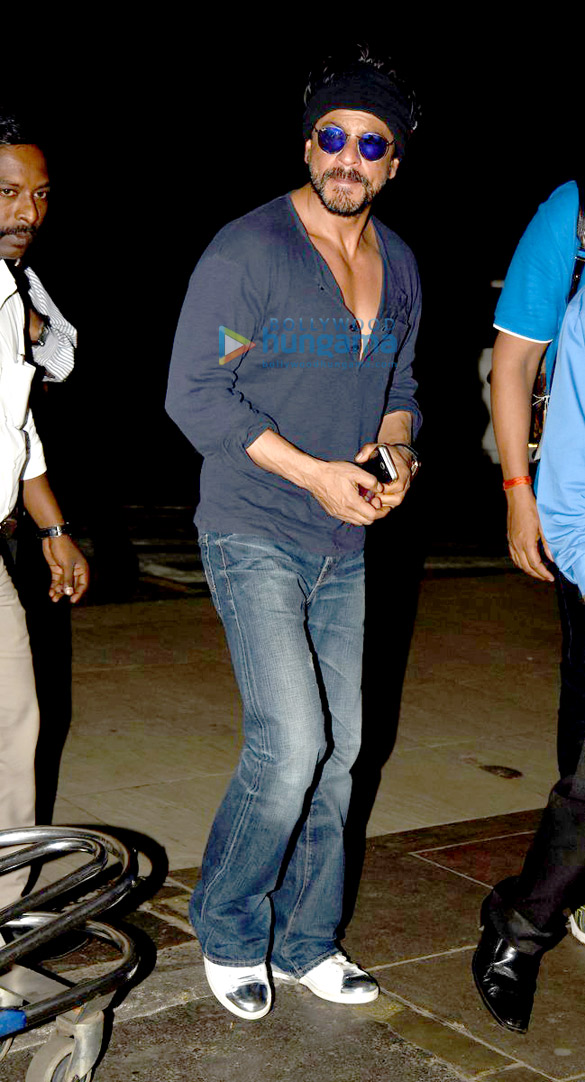 shah rukh khan departs to shoot dilwale in hyderabad 3