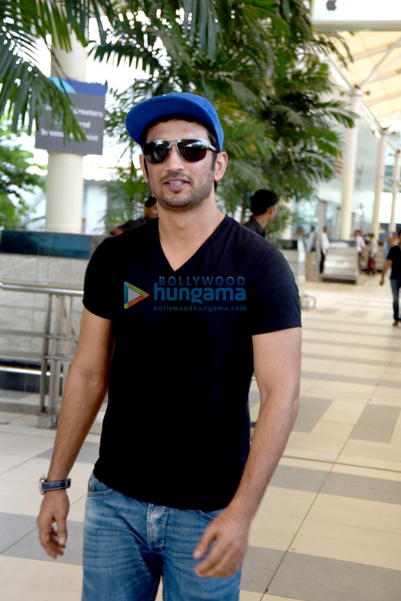 sushant singh rajput kiara advani arrive after the shoot of m s dhoni the untold biopic in ahmedabad 2