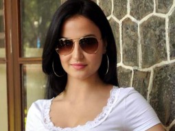 Elli Avram’s Rocking Visit To Hungama Office