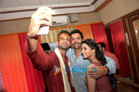 mata ki chowki organized by mr mrs kapoors punjabi family for the film love exchange 13