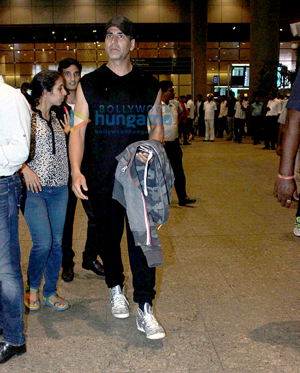 akshay kumar returns from housefull 3 shoot in london 7