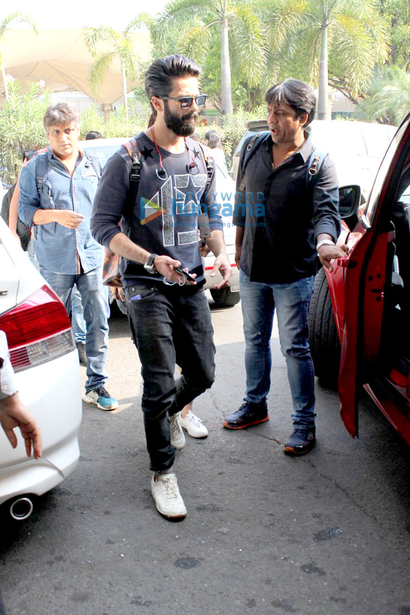 shahid kapoor and alia bhatt return from bangalore shaandaar promotions 10