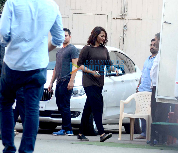 sonakshi sinha snapped at akira photoshoot 3