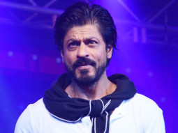 Fans Meet Shah Rukh Khan On His 50th Birthday