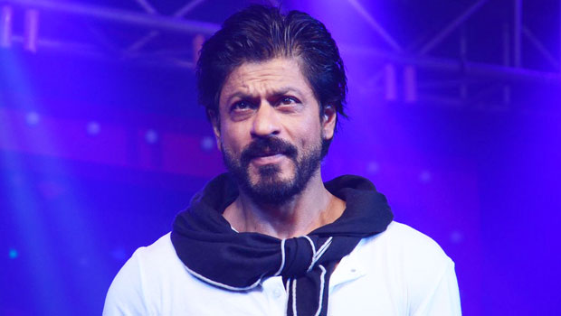 Fans Meet Shah Rukh Khan On His 50th Birthday