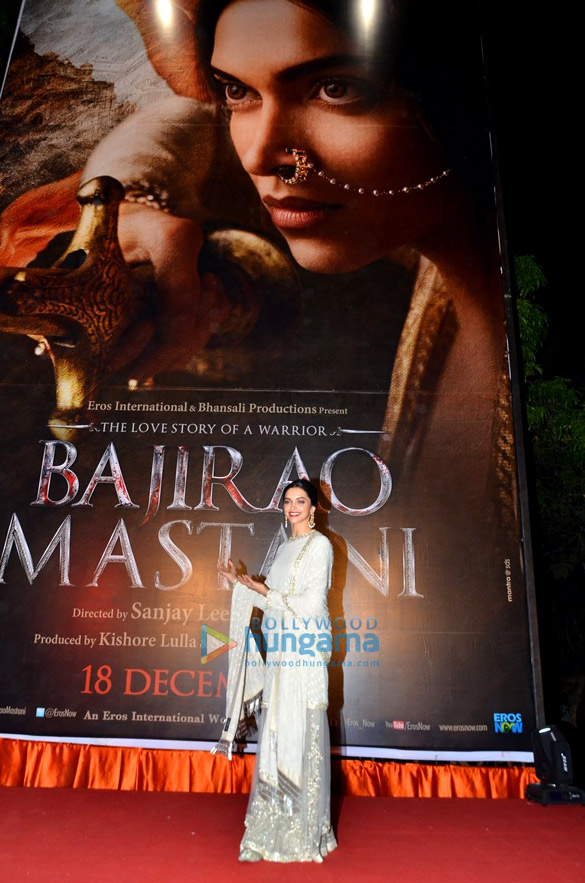 deepika padukone unveils the poster of mastani from bajirao mastani 5